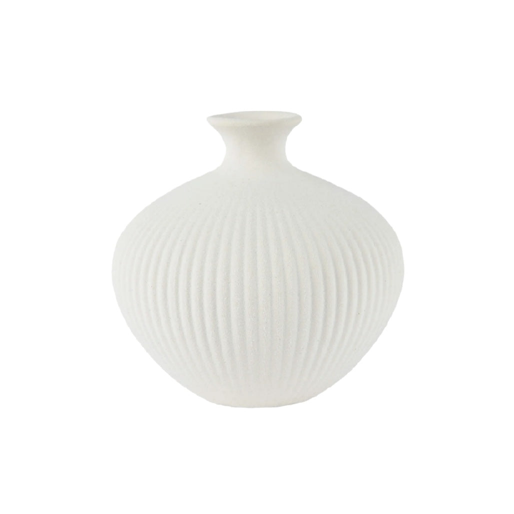 Elegant White Ribbed Ceramic Vase – Modern Home Decor Accent